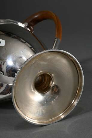 Elegante Kanne in klassizistischer Façon mit Pinienzapfenknauf und Löwenkopf Maskaron an Holzhandhabe, MZ: James Dixon & Sons Ltd, Sheffield 1932, Juweliermarke: Gebr. Friedländer, Silber 925, innen vergoldet, 842g, … - фото 7