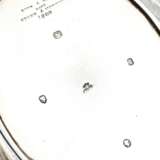 3 Teile englisches Teeset mit floralem Brightcut Dekor, MZ: London 1852, Silber 925 innen vergoldet, 1330g: ovale Teekanne (H. 12cm) und 2 Teile Zucker und Rahm (H. 8cm) - photo 4