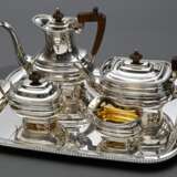 5 Teile Silber Kaffee-Tee-Service in englischem Stil mit Holzknauf und -handhaben, Hersteller: Topazio, Silber 925, 4485g: Tablett mit Griffen (35x55cm), Kaffeekanne (H. 22cm), Teekanne (H. 14cm) und zwei Teile Zucker un… - photo 1