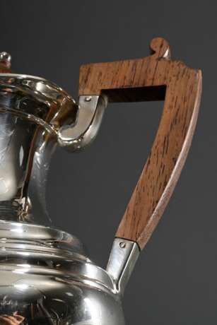 5 Teile Silber Kaffee-Tee-Service in englischem Stil mit Holzknauf und -handhaben, Hersteller: Topazio, Silber 925, 4485g: Tablett mit Griffen (35x55cm), Kaffeekanne (H. 22cm), Teekanne (H. 14cm) und zwei Teile Zucker un… - photo 9