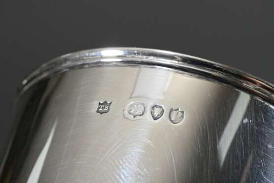 Hoher Becher mit halb geschweiftem Rillenrelief auf konischer Wandung, Silber 925, 202g, H. 15cm - photo 2