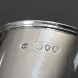 Hoher Becher mit halb geschweiftem Rillenrelief auf konischer Wandung, Silber 925, 202g, H. 15cm - photo 2