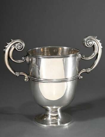 Großer Flaschenkühler mit Volutengriffen, MZ: Charles Boyton & Son Ltd, London 1914, Silber 925, 1190g, H. 28,3cm, Druckstellen - photo 1