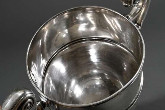 Großer Flaschenkühler mit Volutengriffen, MZ: Charles Boyton & Son Ltd, London 1914, Silber 925, 1190g, H. 28,3cm, Druckstellen - photo 4