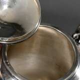 3 Teile dänisches Silber Kernstück im Art Déco Stil mit Hammerschlagoptik und elegant geschwungenen Handhaben aus Elfenbein sowie stilisierten Blütenknäufen, Kopenhagen um 1945, MZ: Holger Rasmussen, Silber 925, 986g, be… - photo 6