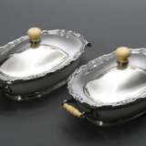 Paar oval bombierte dänische Silber Terrinen mit ornamentalem Rand sowie Elfenbein Griffen und Knauf, MZ: A. Dragstedt, Kopenhagen 1940, Silber 830, 3130g, 15x32x20cm, Genehmigung nach VO (EG) 338/97 liegt vor (kein Expo… - photo 2