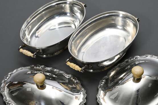 Paar oval bombierte dänische Silber Terrinen mit ornamentalem Rand sowie Elfenbein Griffen und Knauf, MZ: A. Dragstedt, Kopenhagen 1940, Silber 830, 3130g, 15x32x20cm, Genehmigung nach VO (EG) 338/97 liegt vor (kein Expo… - photo 4