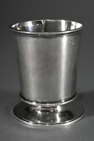 Schwerer Fußbecher in schlichter Façon, MZ: H.J. Wilm, Berlin, Silber 925, 333g, H. 10,5cm - photo 1