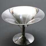 Art Deco Aufsatz mit Trichterschale und floral abstrahiertem Nodus, Wilkens, Modell Nr. 338659, Silber 925, 159g, H. 12cm, Ø 17cm - photo 1