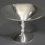Art Deco Aufsatz mit Trichterschale und floral abstrahiertem Nodus, Wilkens, Modell Nr. 338659, Silber 925, 159g, H. 12cm, Ø 17cm - photo 2