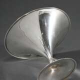 Art Deco Aufsatz mit Trichterschale und floral abstrahiertem Nodus, Wilkens, Modell Nr. 338659, Silber 925, 159g, H. 12cm, Ø 17cm - photo 3