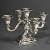 Fünfflammige Tafel Girandole in barock getreppter Façon auf eckigem Fuß, Gebr. Friedländer, Silber 835, Fuß gefüllt, H. 22cm - photo 2