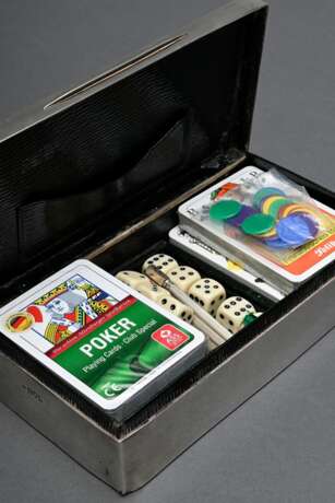 Englischer Spielkasten mit Karten, Stiften mit Spielfarben und Spielchips, Silber 925, innen Leder, 5,5x20x10cm, Gebrauchsspuren - photo 2