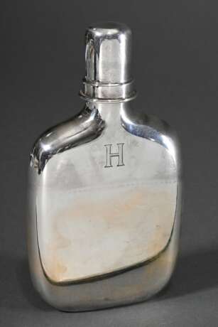 Flachmann mit kleinem Becher- und Korkenverschluss sowie schwarzer Lederhülle mit Monogramm "H" Silber 800, 181g, H. 17cm - photo 3