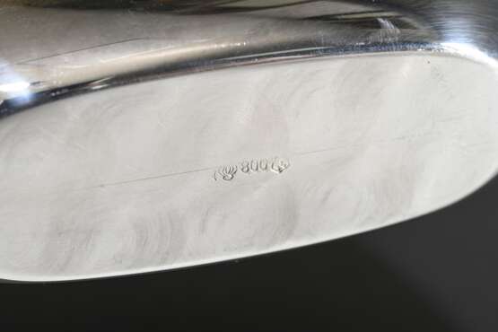 Flachmann mit kleinem Becher- und Korkenverschluss sowie schwarzer Lederhülle mit Monogramm "H" Silber 800, 181g, H. 17cm - photo 6