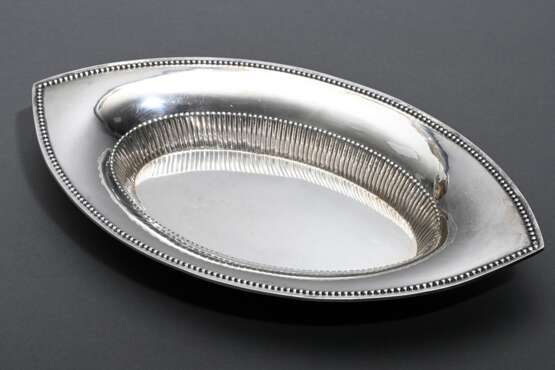 Ellipsoider Brotkorb mit Perlrand, Hugo Böhm & Co., Silber 800, 322g, 4,7x34x19cm - Foto 1