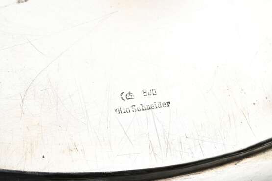 Ovales Tablett mit Blütenrand, Otto Schneider, Silber 800, 1850g, 55x44cm - фото 3