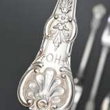 4 Diverse Teile Vorlegebesteck mit Monogramm "OH", Wilkens, Silber 800, 231g: Paar Fleischgabeln (L. 19,5cm), Gemüselöffel (L. 20cm) und Kartoffellöffel (L. 18cm) - photo 2