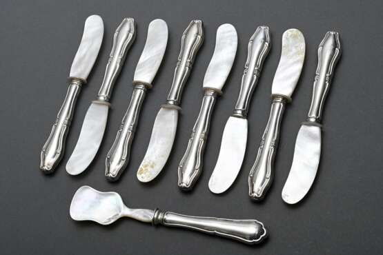 9 Teile Kaviarbesteck mit Silber 925 Griffen und Perlmutt, bestehend aus: 8 Messern und 1 Schaufel, L. 17cm - photo 2
