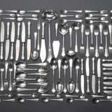 95 Teile Besteck "Chippendale", Wilkens, Silber 800, 3434g (o. Messer), bestehend aus: 10 Tafelmesser, 12 -gabeln, 5 -löffel, 12 Menümesser, 12 -gabeln, 6 -löffel, 9 Eislöffel, 11 Kuchengabeln, 15 Kaffeelöffel … - photo 1