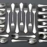 29 Teile Besteck "Chippendale", MZ: Bremer Silberwarenfabrik, Silber 800, 781g: je 6 Teelöffel, Dessertlöffel, Dessertgabeln und 9 Kuchengabeln - photo 2