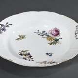 Tiefer Meissen Teller mit Holzschnitt Blumen und Korbrand, Mitte 18.Jh., Ø 22cm - photo 2