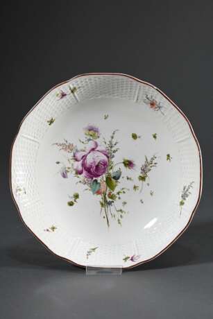 Frankenthal Teller mit feiner polychromer Blumenmalerei und Korbrand, Carl Theodor Marke, 2. Hälfte 18.Jh., Ø 22cm, kleiner Brandfehler im Spiegel - Foto 1