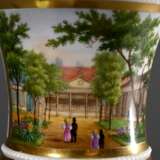 Biedermeier Ansichtstasse/UT auf Tatzenfüßen "Landhaus und Garten mit Personenstaffage", 1. Hälfte 19.Jh., H. 13,5cm, UT best. - photo 5