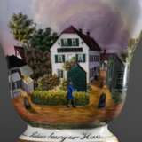 3 Diverse Teile Biedermeier Ansichtsporzellan: Kanne „Schloss“ (H.11cm, Haarriss), Erinnerungstasse/UT "1842, Schwarzhausen“ (H. 6cm) und KPM Tasse/UT "Petersburger Haus" (H. 8,7cm, Mariage) berieben, UT … - photo 4