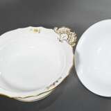 58 Teile Meissen Tee- und Speiseservice mit Weichmalerei "Blumen und Schmetterlinge" sowie Korbrand, Ende 19.Jh., bestehend aus: 12 Speiseteller (Ø 25cm), 6 tiefe Teller (Ø 22,5cm), 7 Vorpeiseteller (Ø 18cm, 1x… - photo 22