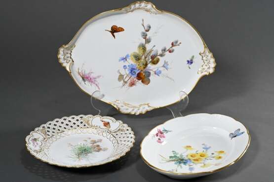 58 Teile Meissen Tee- und Speiseservice mit Weichmalerei "Blumen und Schmetterlinge" sowie Korbrand, Ende 19.Jh., bestehend aus: 12 Speiseteller (Ø 25cm), 6 tiefe Teller (Ø 22,5cm), 7 Vorpeiseteller (Ø 18cm, 1x… - photo 25