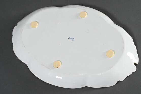 Ovales Meissen Tablett "Streublümchen" mit Schleifengriffen und Goldrand, 28,4x40cm, min. best. - photo 3