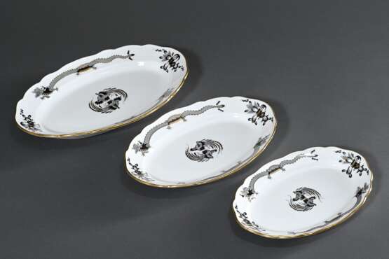 3 Diverse ovale Meissen Platten "Schwarzer Reicher Hofdrache", Porzellan polychrom und goldstaffiert, 24,5x18cm / 29x25,5cm / 35x25cm - photo 2