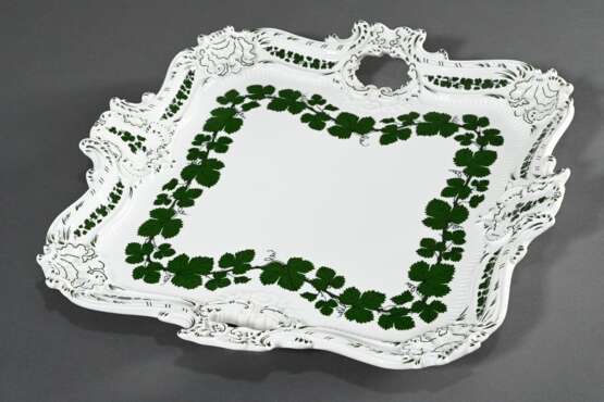 Großes eckiges Meissen Prunktablett "Weinlaub" mit reliefiertem Rand und Muschelecken, 40,5x40,5cm - photo 1