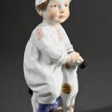 Meissen Hentschelkind "Kind mit Holzpferd“, Entw.: Konrad Hentschel 1905, Modelnr.: 73366, Bossierernr.: 9, , Malernr.: 534, Jahreszeichen: 2002, H. 17,5cm - photo 1