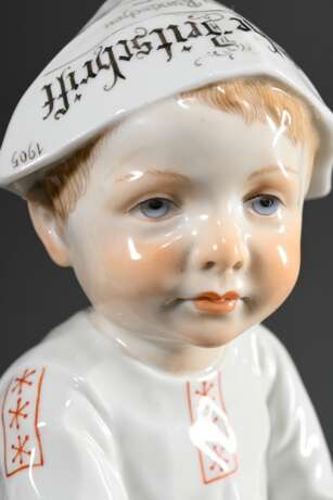 Meissen Hentschelkind "Kind mit Holzpferd“, Entw.: Konrad Hentschel 1905, Modelnr.: 73366, Bossierernr.: 9, , Malernr.: 534, Jahreszeichen: 2002, H. 17,5cm - photo 4
