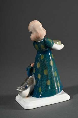 Rosenthal Gruppe "Entenmaid", Porzellan polychrom staffiert, Entw.: Albert Caasmann 1913, Modellnr.: 256, Sockel sign., grüne Stempelmarke, Kunstabteilung "Selb Bavaria", H. 13,2cm, min. best. - Foto 2