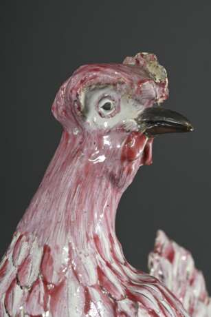 Figürliches Schaugericht „Schopfhuhn mit Ei“ auf naturalistischem Sockel, Fayence naturgetreu modelliert und bemalt in Purpur, Grün und Schwarz, wohl Straßburg, um 1760/1770, H. 21cm, best. - photo 3