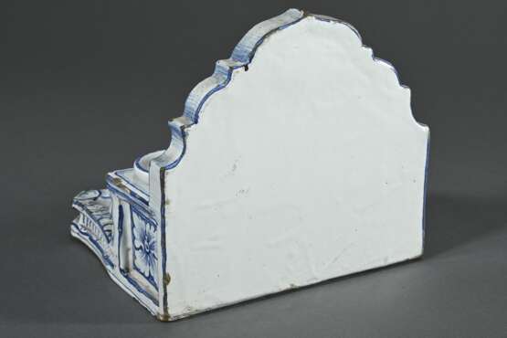 Fayence Schreibgeschirr mit Blaumalerei Wappen "Steigender Löwe an Baumstumpf" und Namenszug "Johannes Rüsterholtz" sowie Datierung 1788, wohl Winterthur, Schweiz, 17,3x19x17cm, Einsätze ergänzt - photo 7