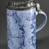 Nürnberger Hausmaler Humpen mit Blaumalerei auf kleisterblauem Fond "Heiliger Christophorus" in Rollwerk Kartusche und Blattornamenten, oben bezeichnet "Johann Barth", Boden sign. NK., auf Zinndeckel … - photo 1