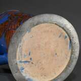 Schrezheimer Walzenkrug mit floraler Goldmalerei auf blau glasiertem Fond, polierter Zinndeckel mit Kugeldrücker und Fußring, Ende 18.Jh., H. 22,5cm, berieben - photo 4