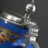 Schrezheimer Walzenkrug mit floraler Goldmalerei auf blau glasiertem Fond, polierter Zinndeckel mit Kugeldrücker und Fußring, Ende 18.Jh., H. 22,5cm, berieben - photo 5