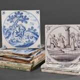11 Diverse Fliesen mit Unterglasurblauer und Mangan Malerei "Biblische Szenen", "Genreszene", "Schäferszene", Spinnen-, Ochsenkopfecken mit kurzen seitlichen Strichen, Holland ab 1700, 13x13… - photo 3