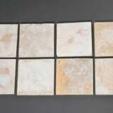 8 Diverse Fliesen mit Unterglasurblauer Malerei "Landschaft" und Spinnen- sowie Ochsenkopfecken mit sieben Strichen, Holland Anfang 19.Jh., 13x13cm, min. best., 1x best., Vgl.: Pluis, De Nederlandse Tegel, S. 3… - photo 5