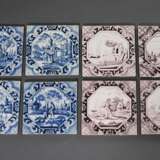 8 Diverse seltene Fliesen mit Unterglasurblauer und Mangan Malerei "Uferlandschaft", "Reiter", "Wasserträgerin" sowie Regence Ornamenten um achteckige Bildkartusche, Holland 18.Jh., 13x13cm,… - photo 2