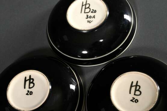 3 Diverse flache runde Deckeldosen von Hedwig Bollhagen (1907-2001), Keramik mit schwarz-weißen Ornamenten, Boden sign. " HB 20/2030A", Mitte 20.Jh., Ø ca. 12cm - Foto 3
