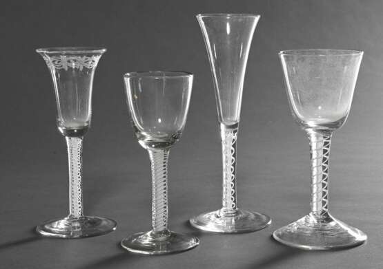 4 Diverse Gläser mit weißen Fäden im Stiel, verschiedene Formen, Abriss im Boden, 1x mit Bandschliff, Anfang 18.Jh., H. 14,3-19,2cm, Altersspuren - Foto 2