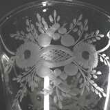 Zartes Barock Kelchglas mit feinem floralem Schliff, Blase im polygonal gezogenem Stiel, Abriss, H. 15cm - Foto 2