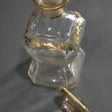 6 Teile Biedermeier Glas mit floraler Goldmalerei, um 1850: Karaffe mit eingezogener Wandung (H. 19,5cm), mehrfach eingezogenes Tablett (22x27cm) und 4 Stamper (H. 7,2cm), min. best., berieben - Foto 5