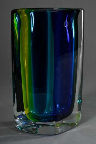Venini Vase „Fiji“, farbloses Glas mit blauen, gelben und grünen Einschmelzungen, Entw.: Fulvio Bianconi, Ausführung 1999, Boden sign./dat., H. 32cm - Foto 3